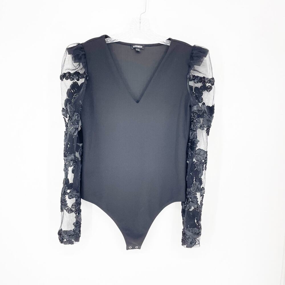 Express Long Sleeve V-Neck Lace Bodysuit Size Medium